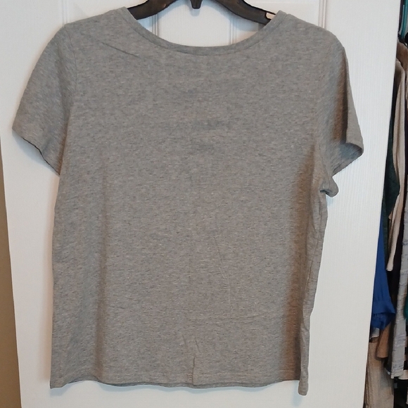DAVI & DANI Gray Tee with Sequin Lip Design - Picture 3 of 5